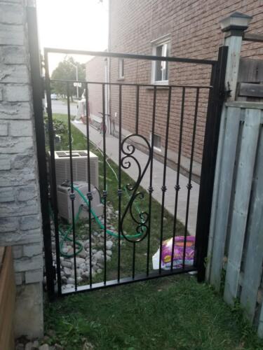 00022 Aluminum Gates