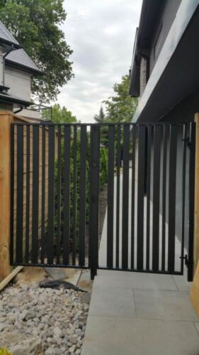 00029 Aluminum Gates