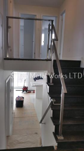 00104 Indoor Glass Railings