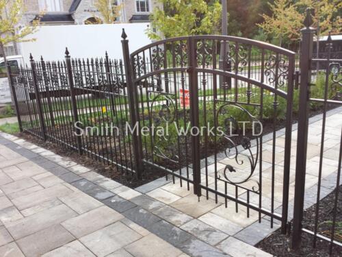 00461 Metal Gates