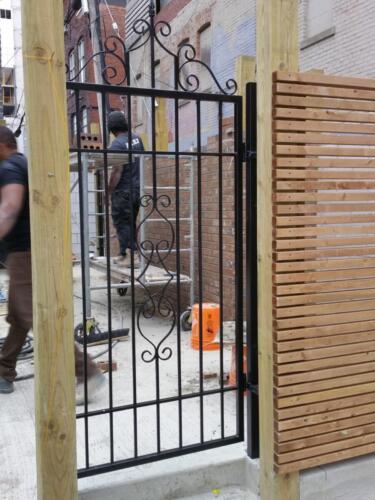 00480 Metal Gates