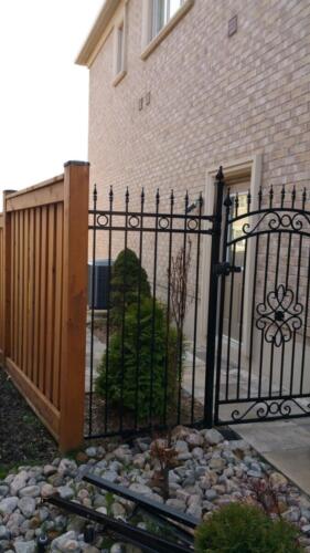 00483 Metal Gates