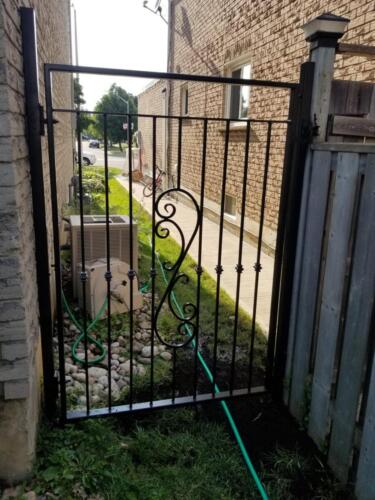 00585 Ornamental Fence