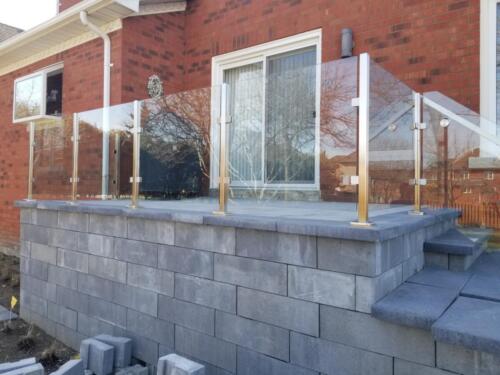 00732 Outdoor Glass Railings