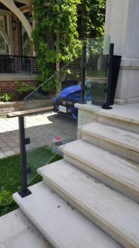 00734 Outdoor Glass Railings