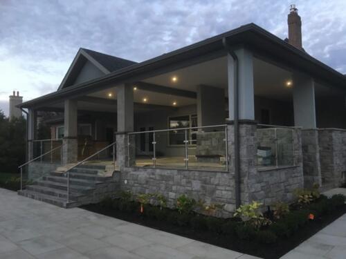 00746 Outdoor Glass Railings