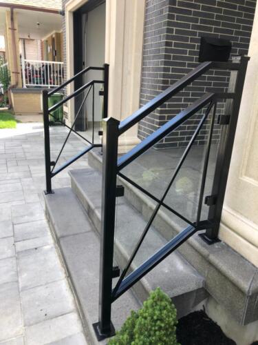 00747 Outdoor Glass Railings