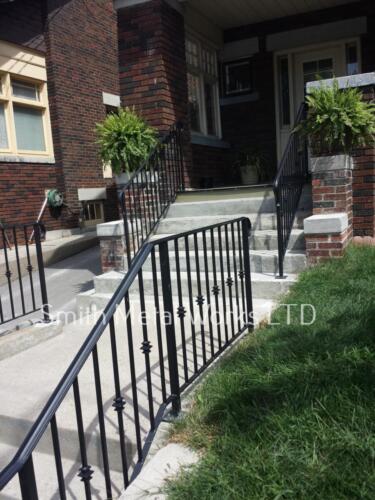 00812 Outdoor Modern Railings