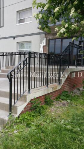 00821 Outdoor Modern Railings