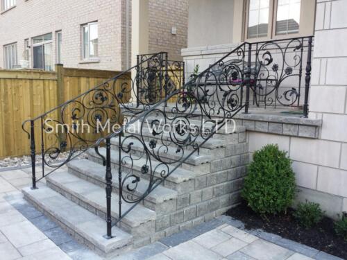 01264 Outdoor Wrought Iron Railings