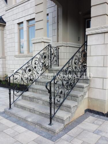 01265 Outdoor Wrought Iron Railings