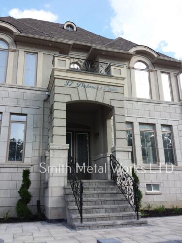 01266 Outdoor Wrought Iron Railings