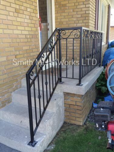 01270 Outdoor Wrought Iron Railings