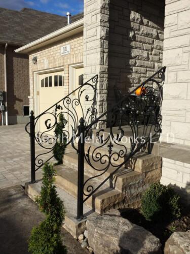 01271 Outdoor Wrought Iron Railings