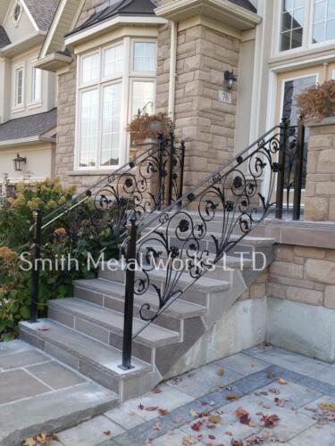 01277 Outdoor Wrought Iron Railings