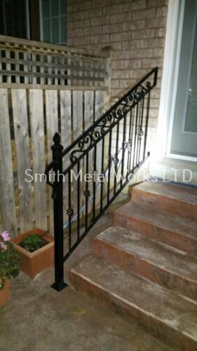 01278 Outdoor Wrought Iron Railings