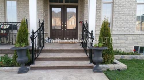 01281 Outdoor Wrought Iron Railings