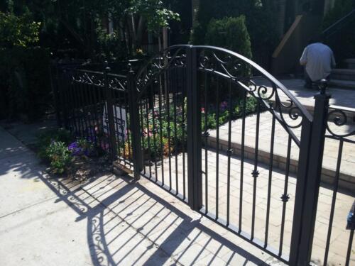 01322 Outdoor Wrought Iron Railings