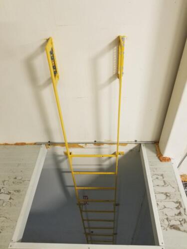 01460 Stairs Ladders